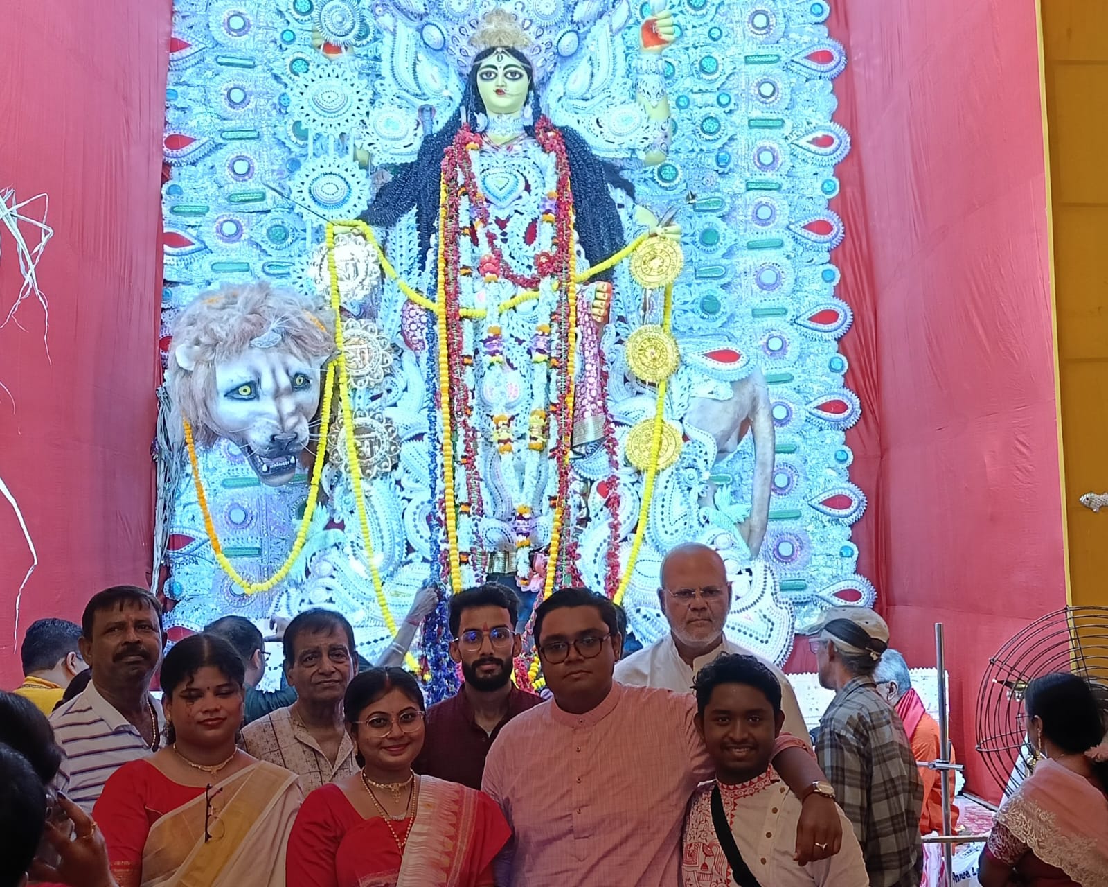 বেনিয়াটোলার জগদ্ধাত্রী পূজা ২৬ তম বছরে পদার্পণ করল – ১৫ তোলা সোনা এবং ১ কেজি রূপায় সজ্জিত দেবী দুর্গা