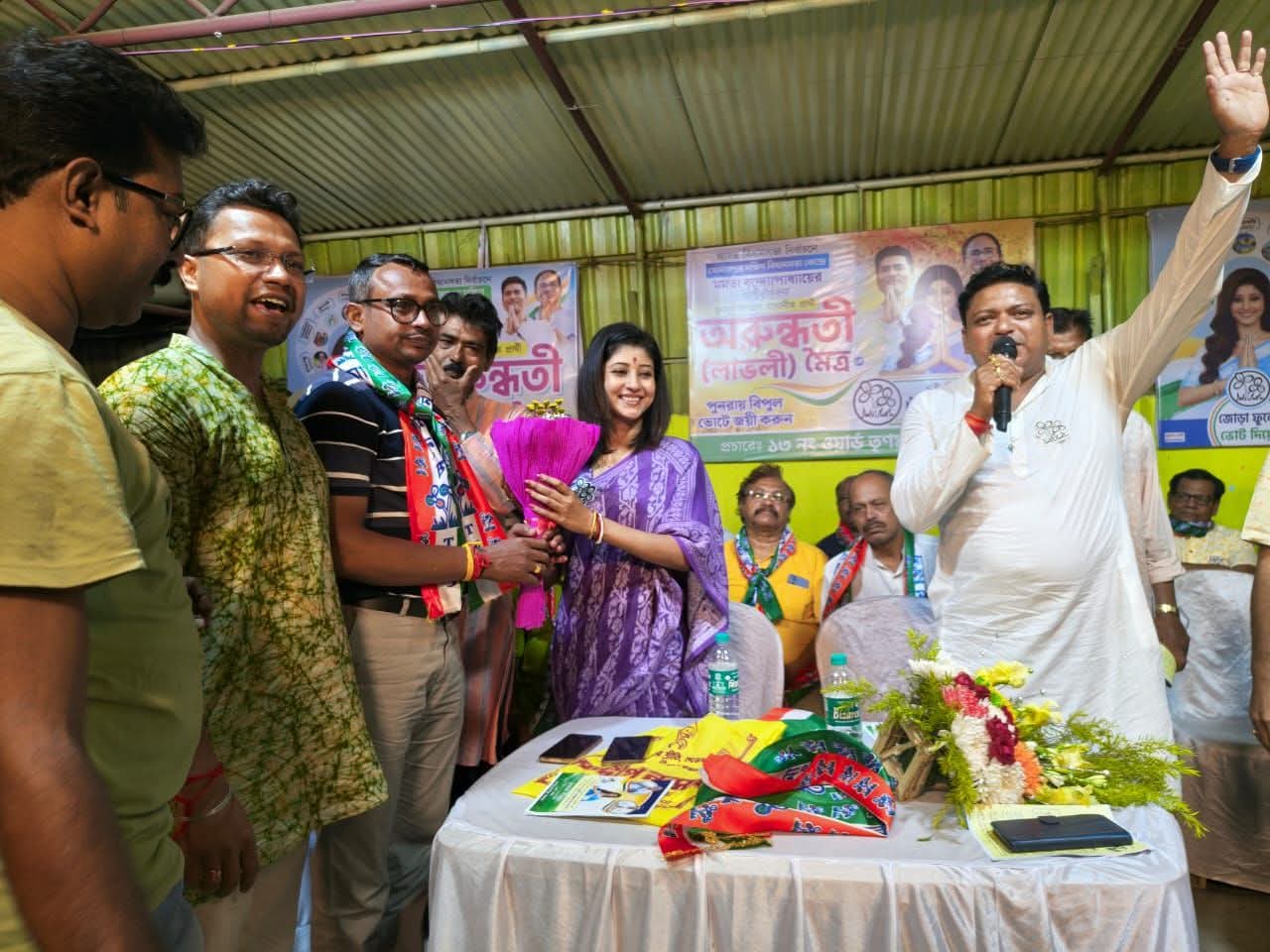 জয়ের বার্তা ১৩ নম্বর ওয়ার্ড থেকে! কর্মীসভায় ব্যাপক সাড়া লাভলী মৈত্রর